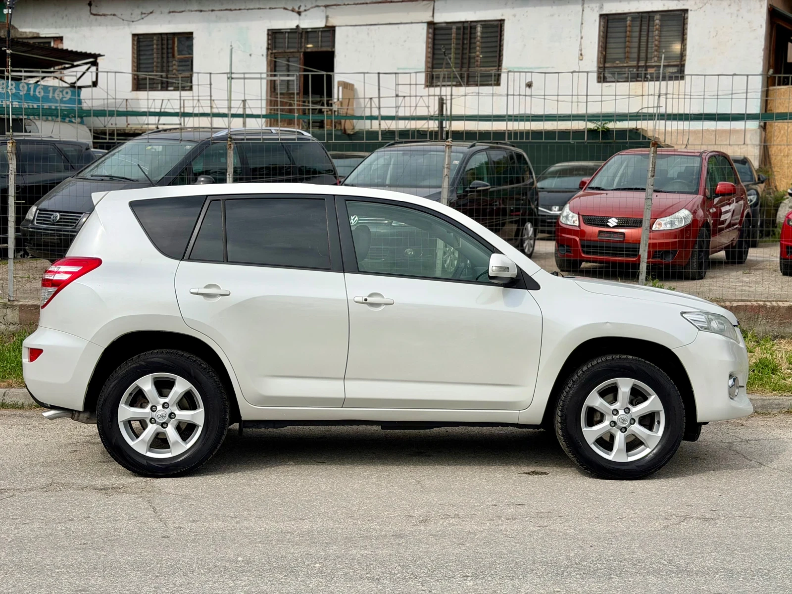 Toyota Rav4  4WD! КОЖЕН САЛОН!АВТОМАТИК !ТОП СЪСТОЯНИЕ, снимка 2 - Автомобили и джипове - 54457505