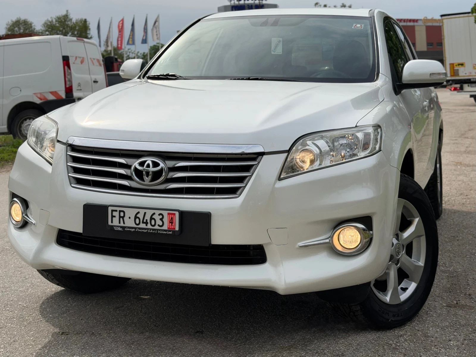Toyota Rav4  4WD! КОЖЕН САЛОН!АВТОМАТИК !ТОП СЪСТОЯНИЕ, снимка 6 - Автомобили и джипове - 54457505