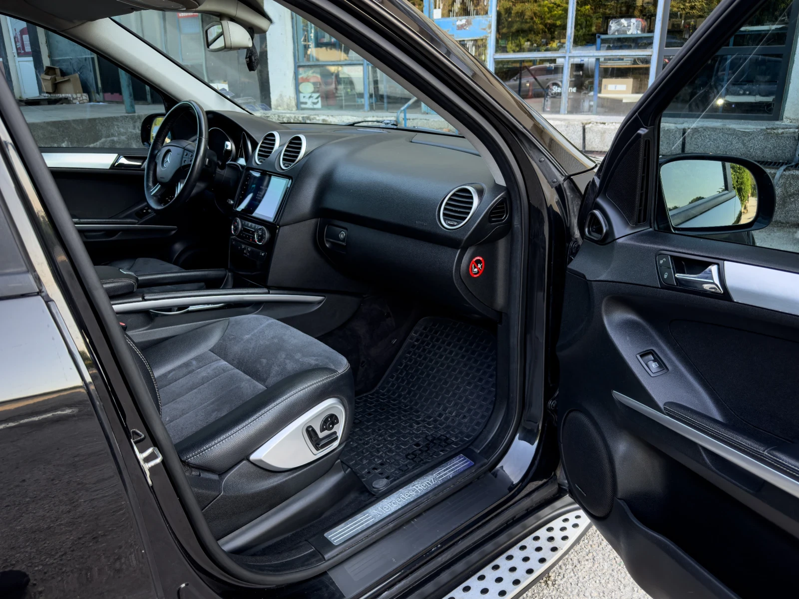 Mercedes-Benz ML 500 = ГАЗ= НА ПРУЖИНИ= НАВИ= , снимка 13 - Автомобили и джипове - 54810424
