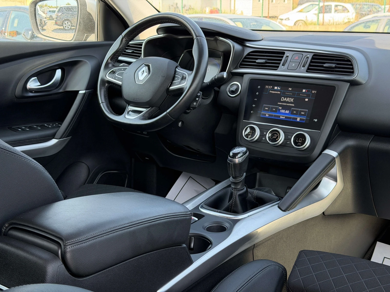 Renault Kadjar 1.5dCi FACE / 82 000 КМ / 1-СОБСТВЕНИК / БЕЗ РЪЖДА, снимка 14 - Автомобили и джипове - 56221441