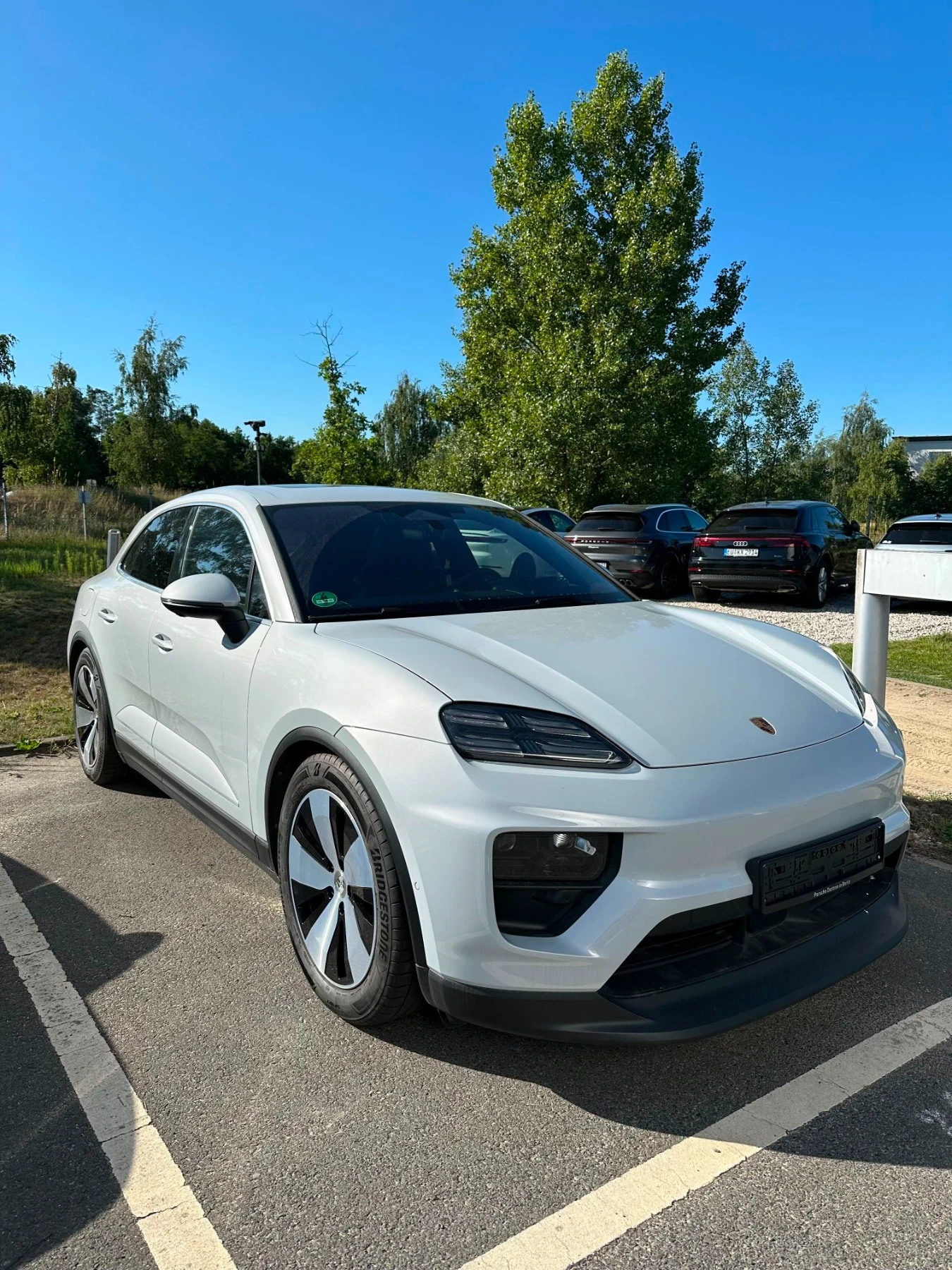 Porsche Macan 4 AWD HUD Pano 360 Matrix Inno Approved FULL, снимка 2 - Автомобили и джипове - 56269129