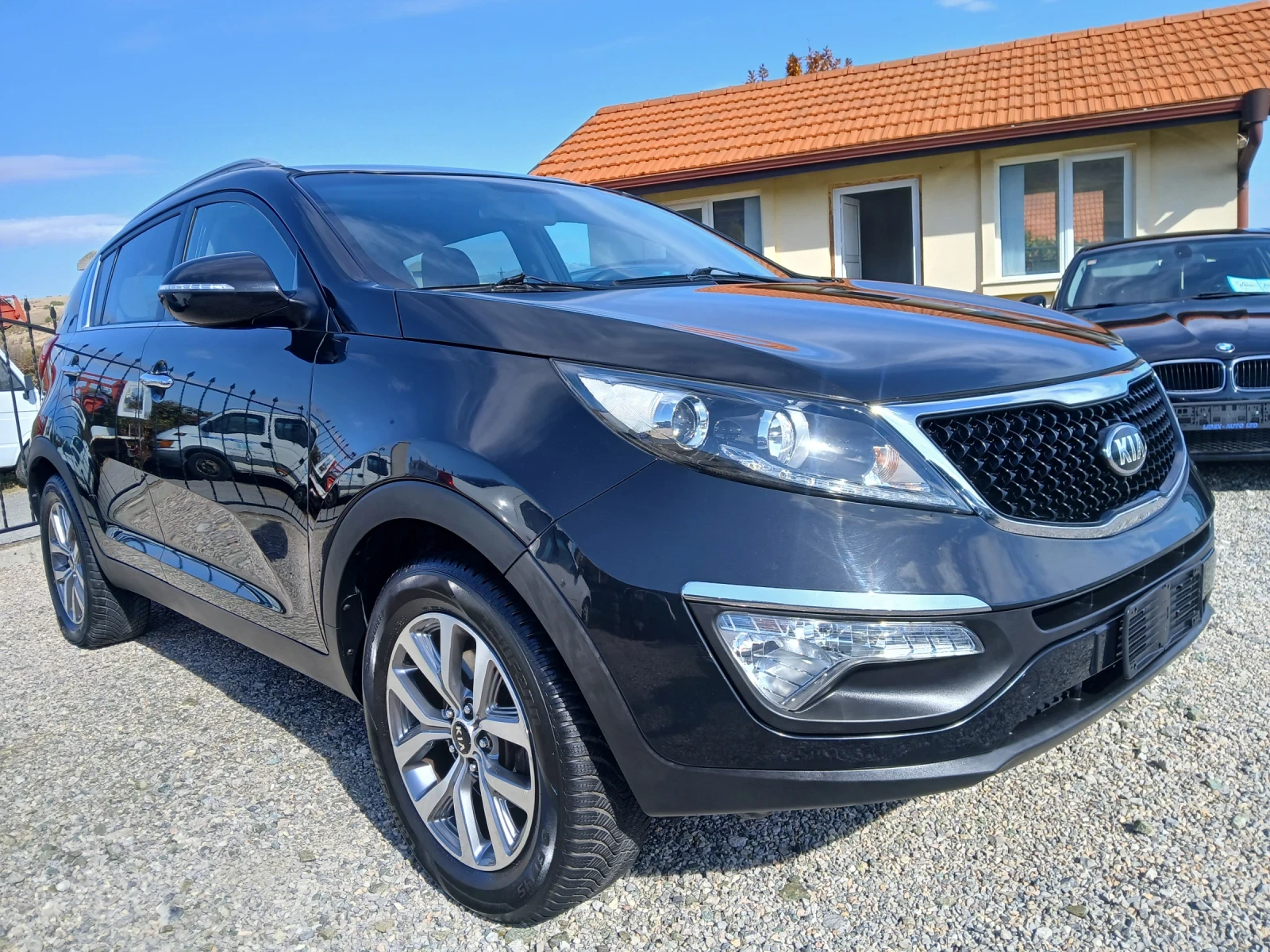 Kia Sportage Лек, снимка 4 - Автомобили и джипове - 56609869