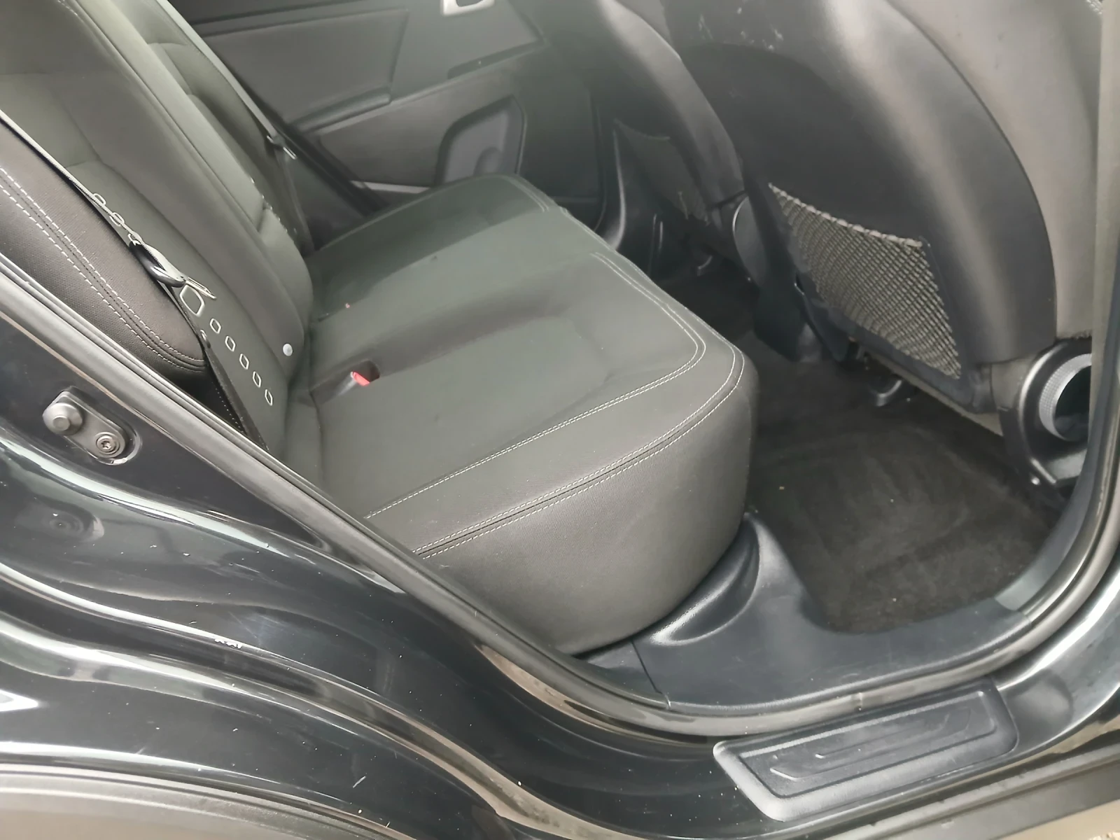 Kia Sportage Лек, снимка 11 - Автомобили и джипове - 56609869