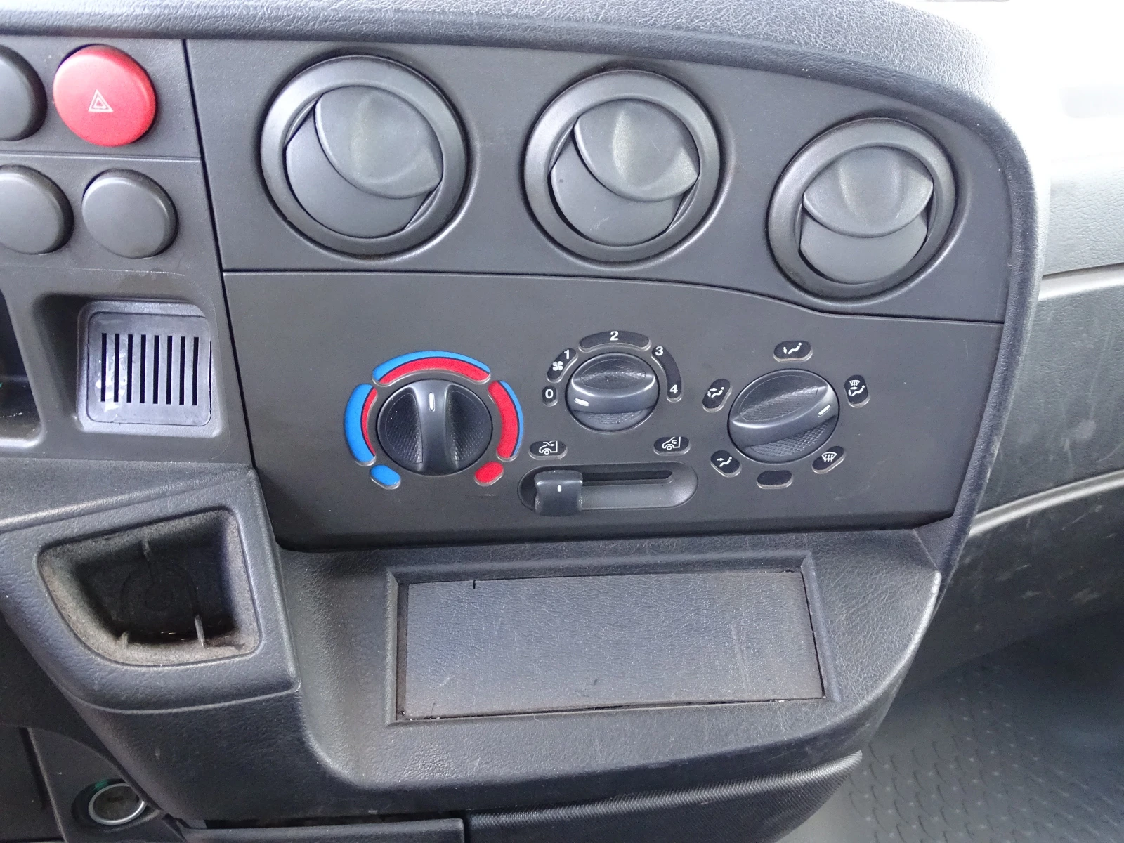 Iveco 35c13 | Mobile.bg   11