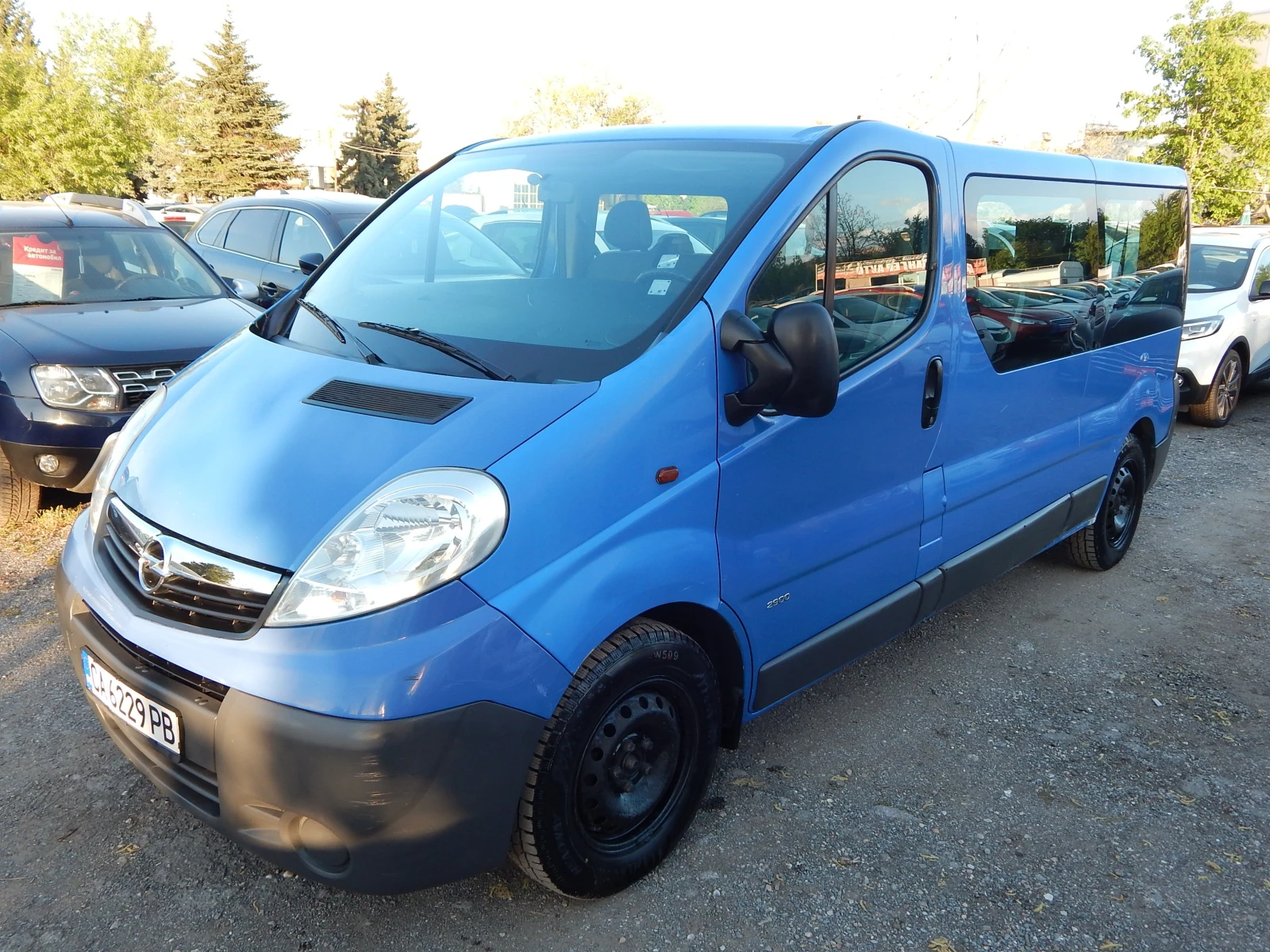 Opel Vivaro 2.0DCI* 9места* 