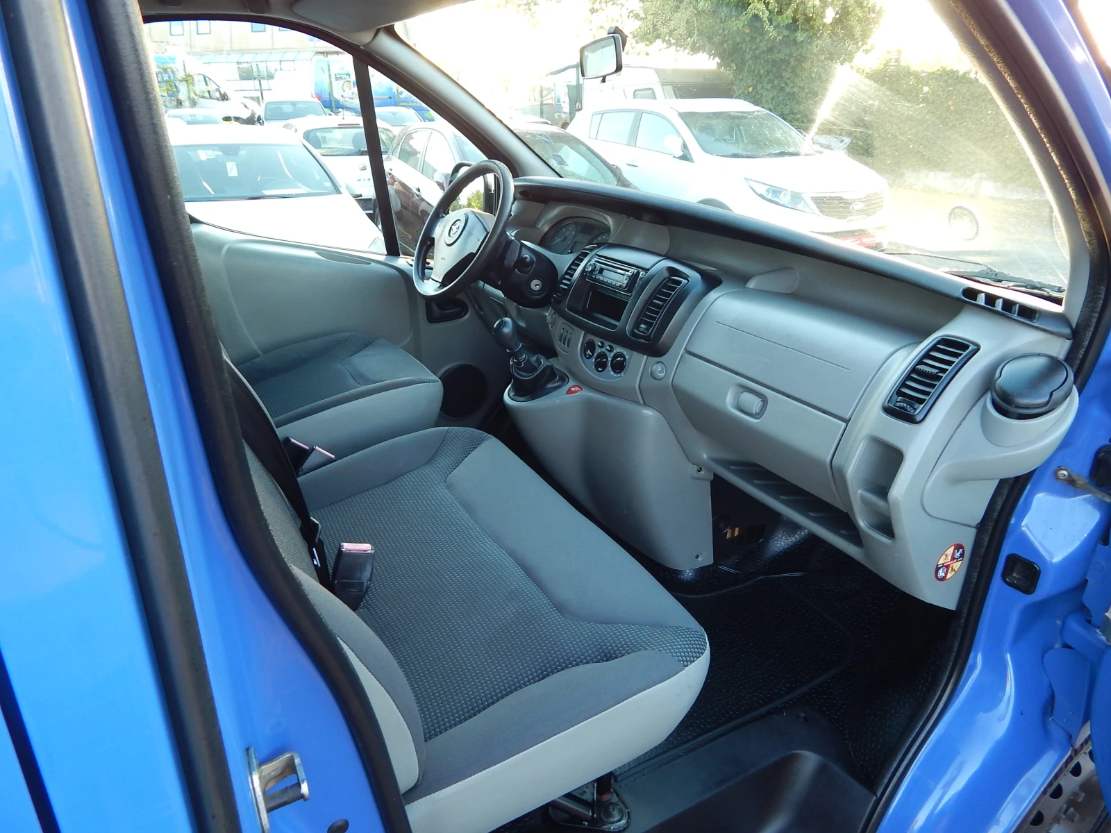 Opel Vivaro 2.0DCI* 9места* , снимка 16 - Бусове и автобуси - 54355489