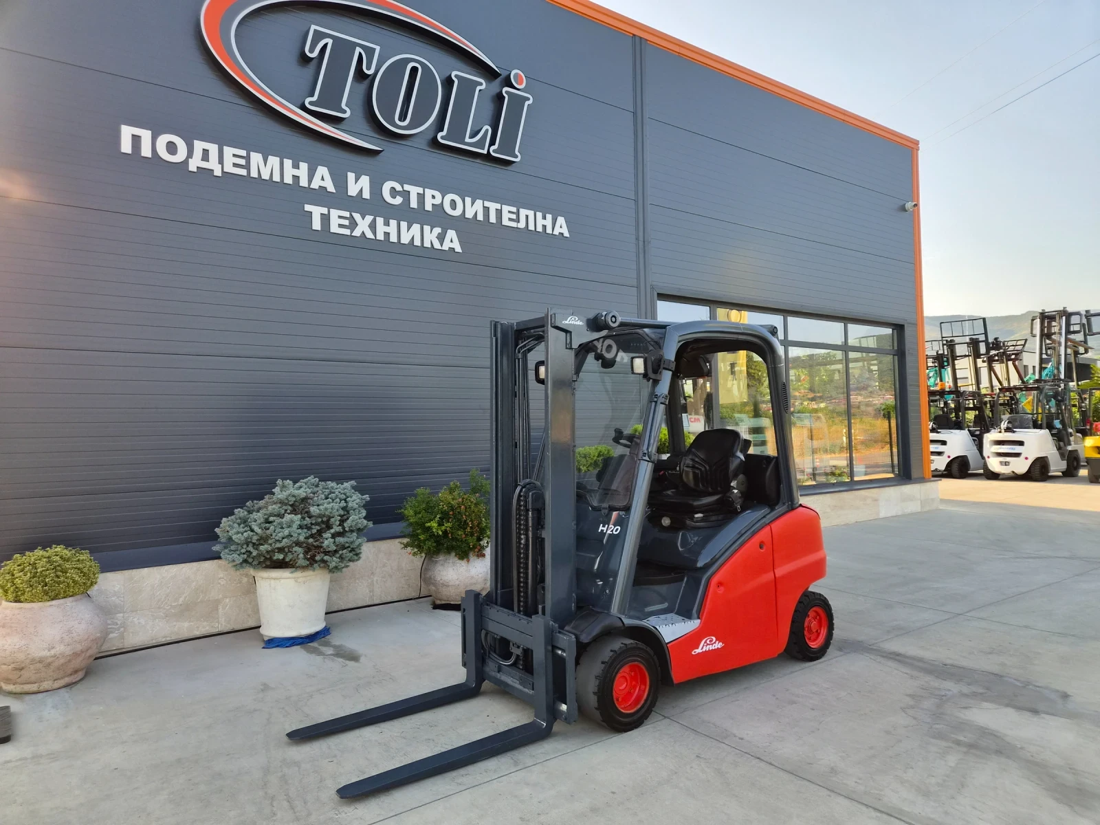 Мотокар Linde H20 /  ИЗРАВНИТЕЛ / СВОБОДЕН ХОД 