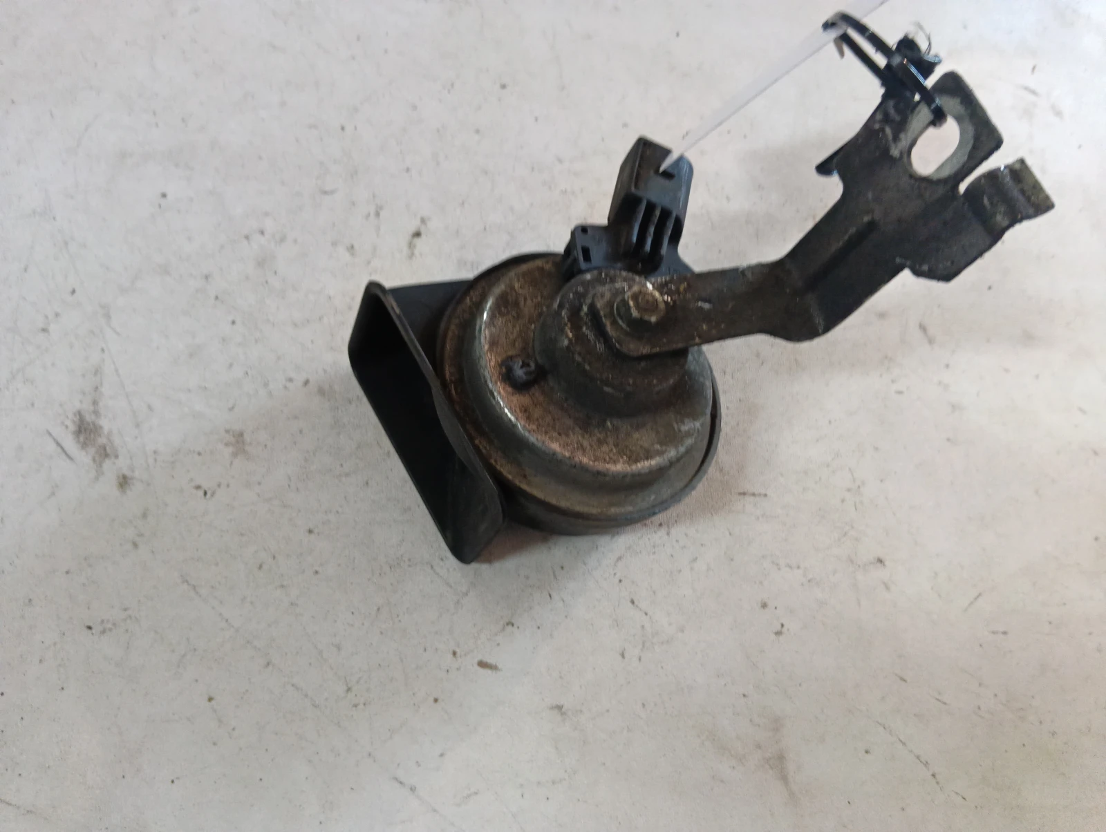 клаксон ЛЯВ 3Q0951221 VW Passat