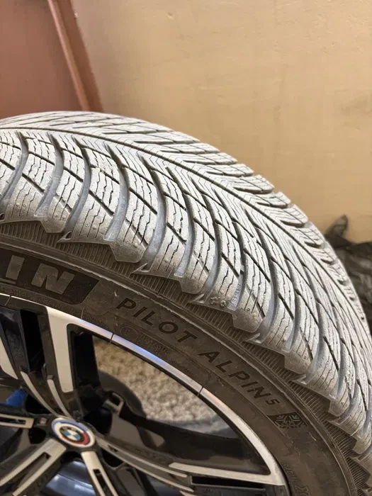 Гуми Зимни 225/45R18, снимка 6 - Гуми и джанти - 56172158