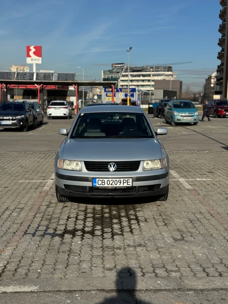 VW Passat, снимка 1 - Автомобили и джипове - 48099469