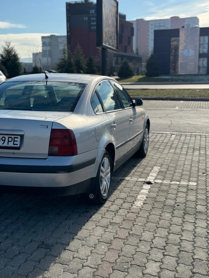 VW Passat, снимка 6 - Автомобили и джипове - 48099469