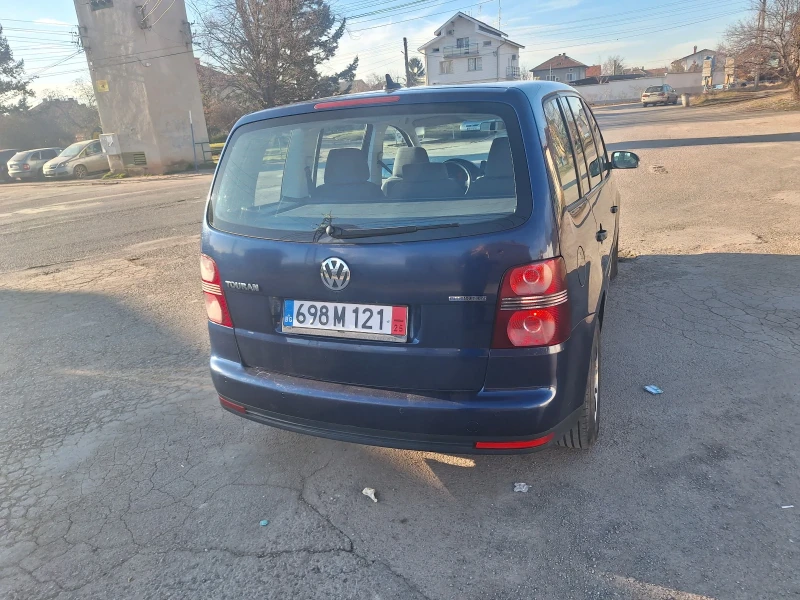 VW Touran, снимка 5 - Автомобили и джипове - 48597750