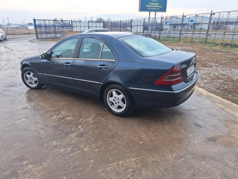 Mercedes-Benz C 220, снимка 3 - Автомобили и джипове - 48597750