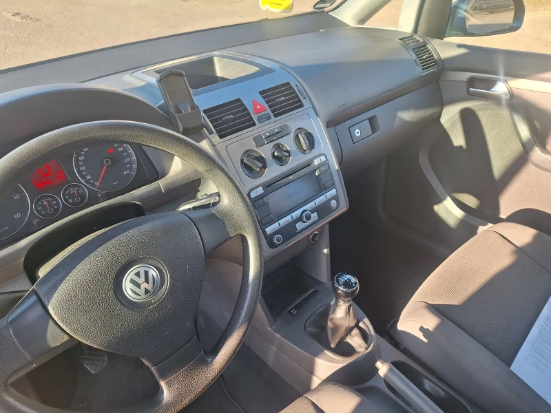 VW Touran, снимка 8 - Автомобили и джипове - 48597750