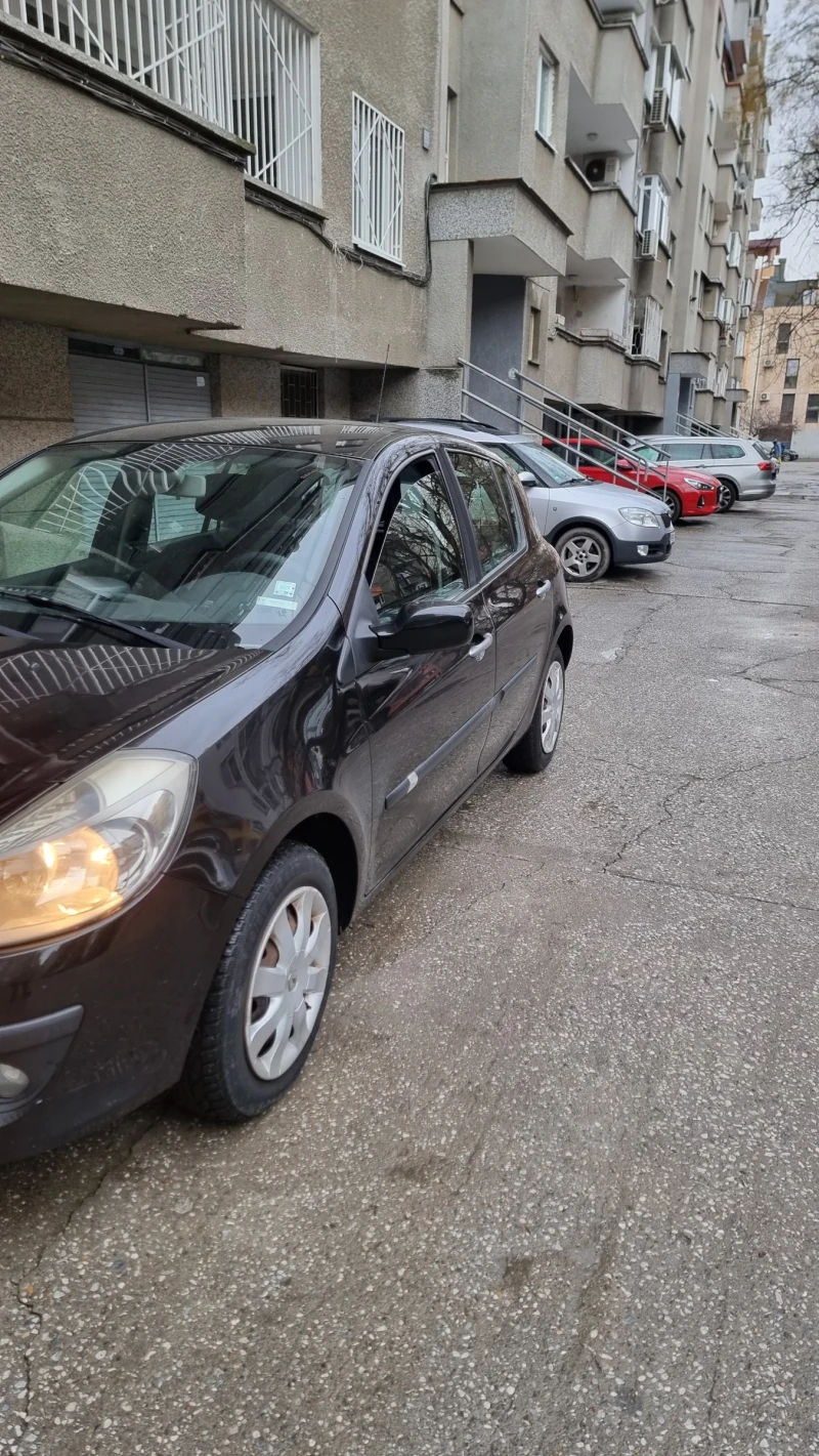 Renault Clio, снимка 4 - Автомобили и джипове - 48641099