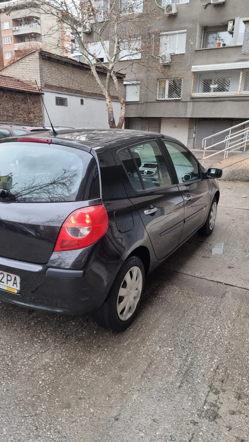 Renault Clio, снимка 8 - Автомобили и джипове - 48641099