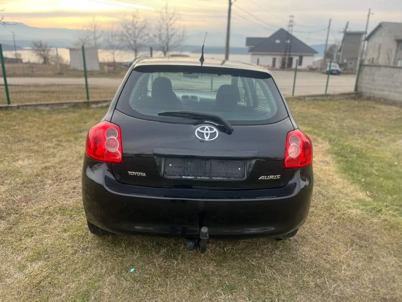 Toyota Auris 1.6I VVTI, снимка 2 - Автомобили и джипове - 49047063