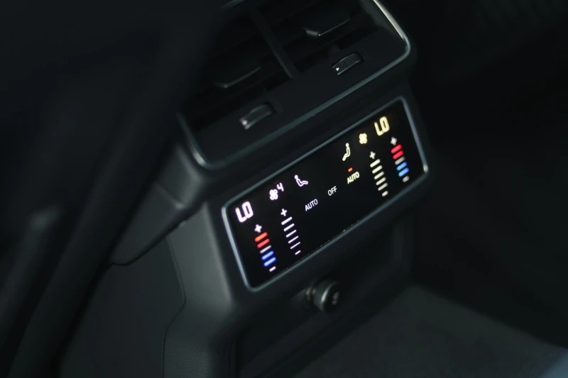 Audi A6 2.0 TDI, снимка 7 - Автомобили и джипове - 52534407