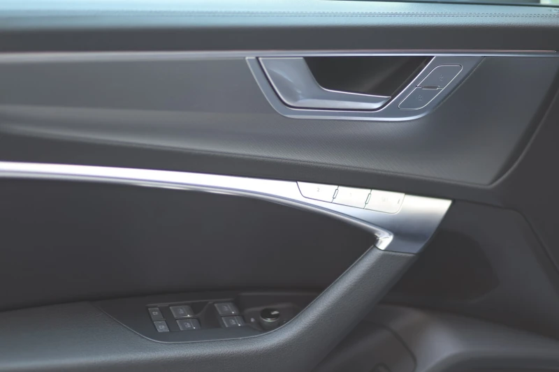 Audi A6 2.0 TDI, снимка 8 - Автомобили и джипове - 52534407