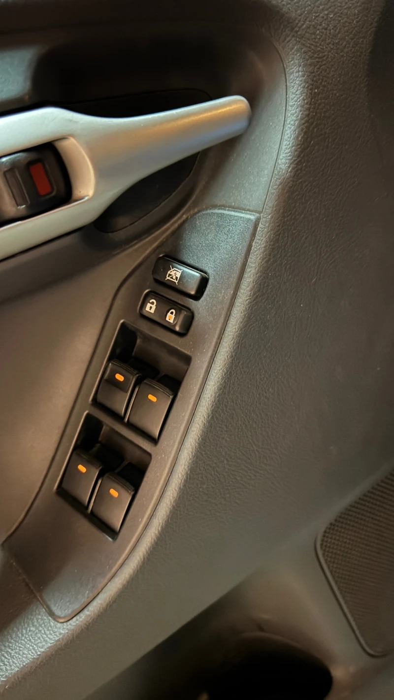 Toyota Verso, снимка 13 - Автомобили и джипове - 52978410