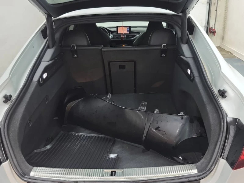 Audi Rs7 * 4DR SDN * CARFAX * БЕЗ ПЪРВОНАЧАЛНА ВНОСКА, снимка 17 - Автомобили и джипове - 53097717