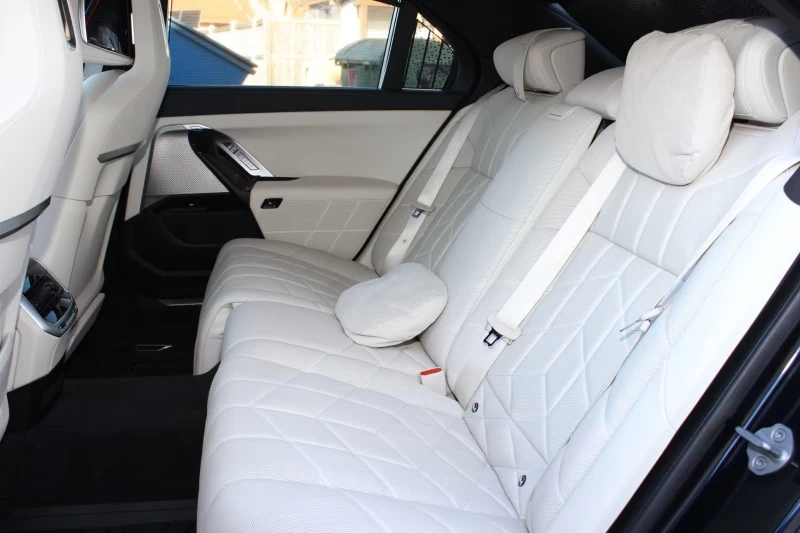 BMW 740 d xDrive Fond-Entertainment M-Pack, снимка 10 - Автомобили и джипове - 53150501