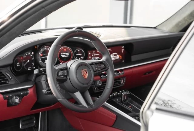 Porsche 911 Turbo S = Ceramic Brakes= Гаранция - изображение 10