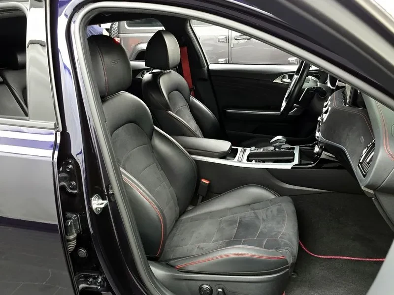 Kia Stinger 3.3 AWD GT - САМО 30% АВАНС, снимка 11 - Автомобили и джипове - 55889027