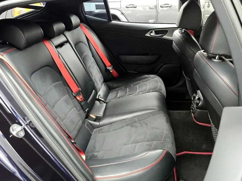 Kia Stinger 3.3 AWD GT - САМО 30% АВАНС, снимка 12 - Автомобили и джипове - 55889027