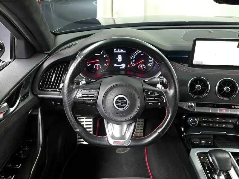 Kia Stinger 3.3 AWD GT - САМО 30% АВАНС, снимка 13 - Автомобили и джипове - 55889027