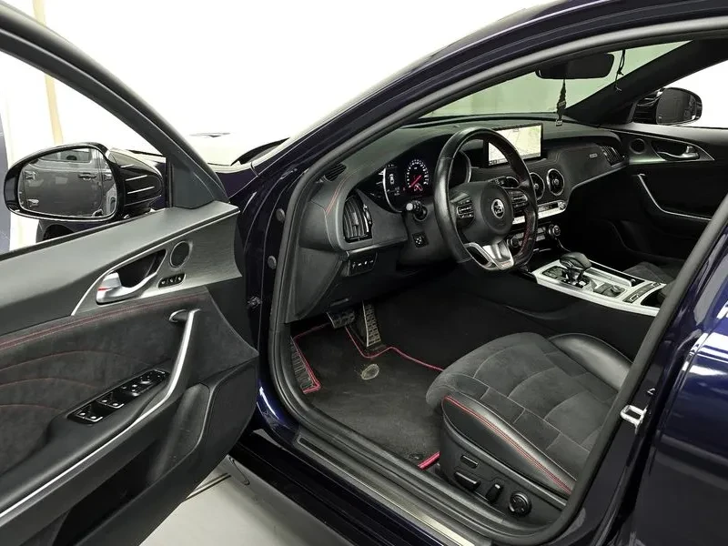 Kia Stinger 3.3 AWD GT - САМО 30% АВАНС, снимка 10 - Автомобили и джипове - 55889027