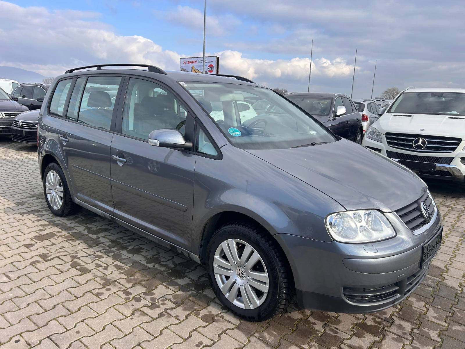 VW Touran 2.0TDI AVTOMAT EURO 4 - изображение 4