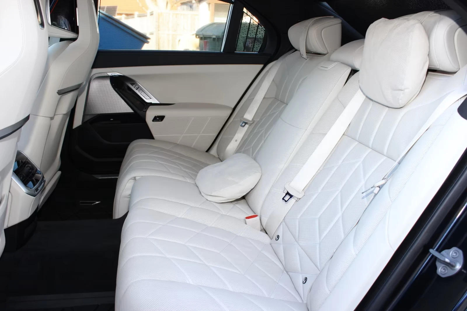 BMW 740 d xDrive Fond-Entertainment M-Pack - изображение 10