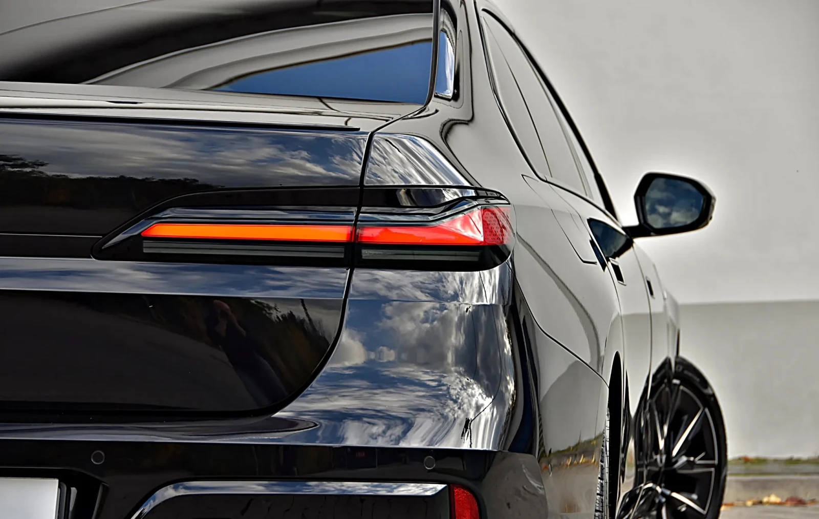 BMW 740 d xDrive Fond-Entertainment M-Pack - изображение 4