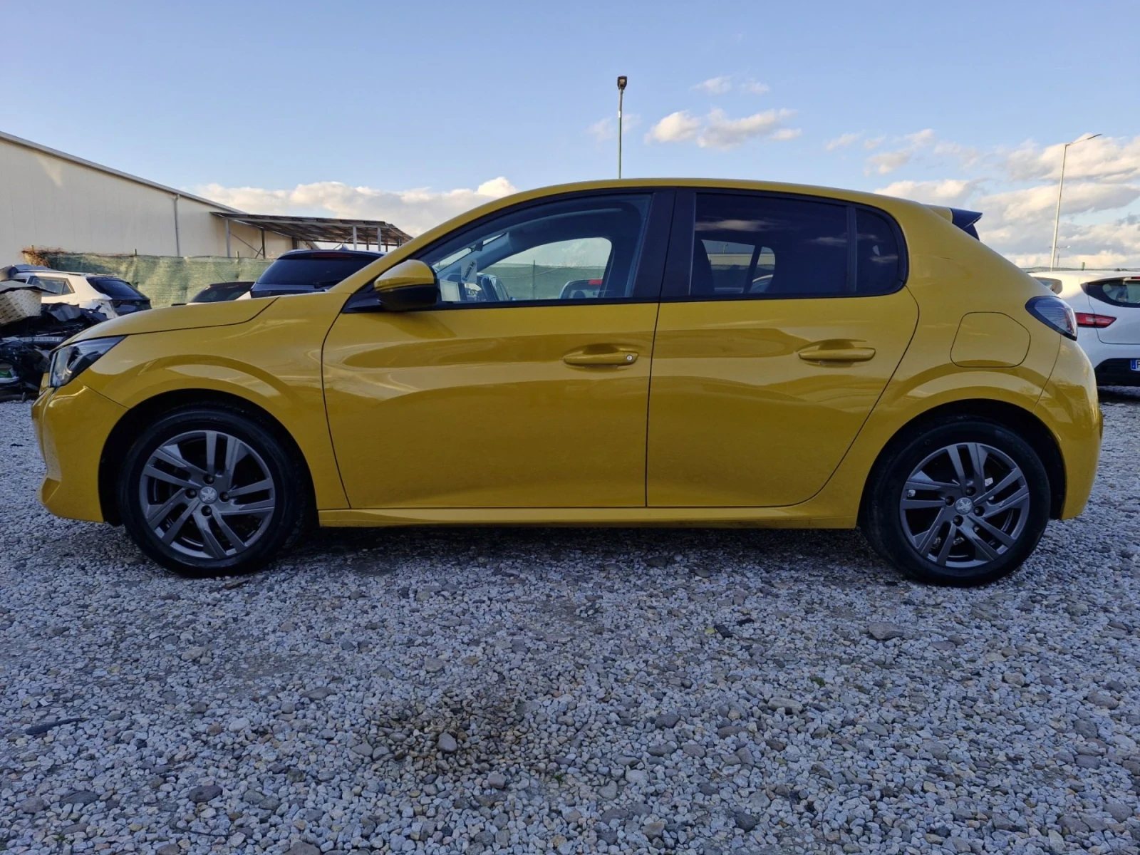 Peugeot 208 1.2 VTI, снимка 3 - Автомобили и джипове - 53463249