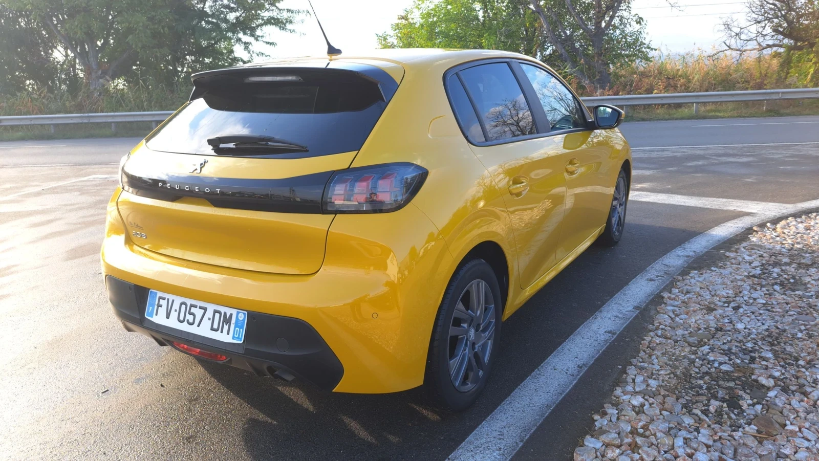 Peugeot 208 1.2i Active , снимка 6 - Автомобили и джипове - 55824416
