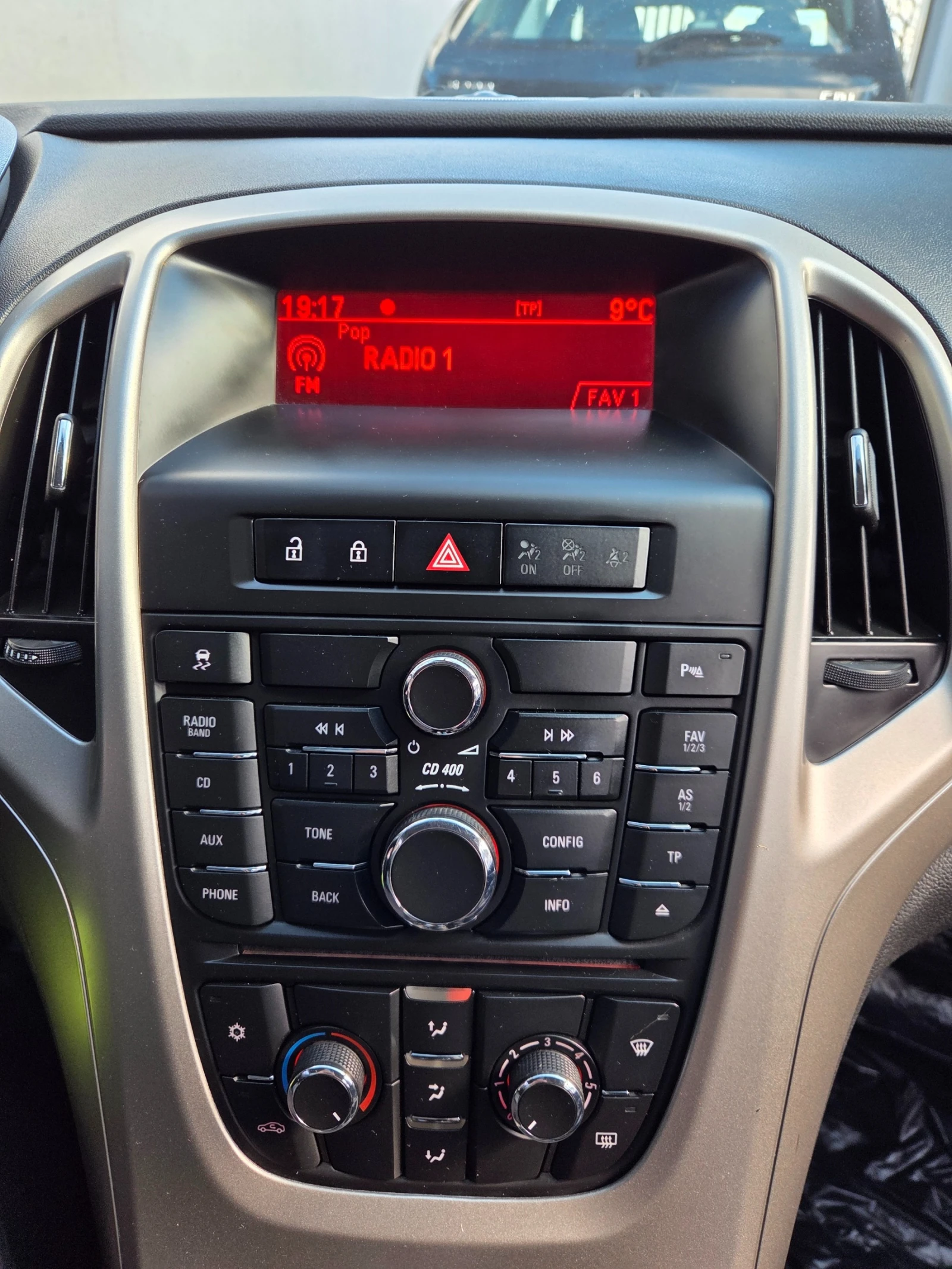 Opel Astra 1.7CDTi Уникална - изображение 8