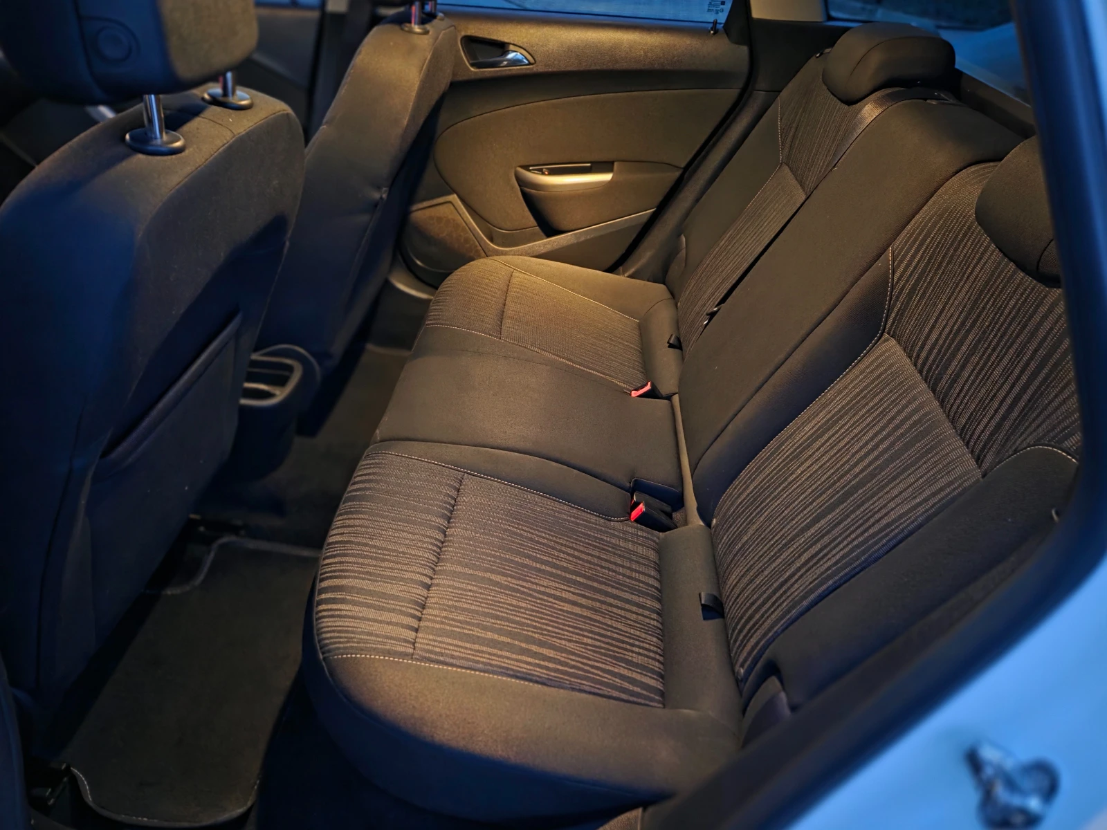 Opel Astra 1.7CDTi Уникална - изображение 6