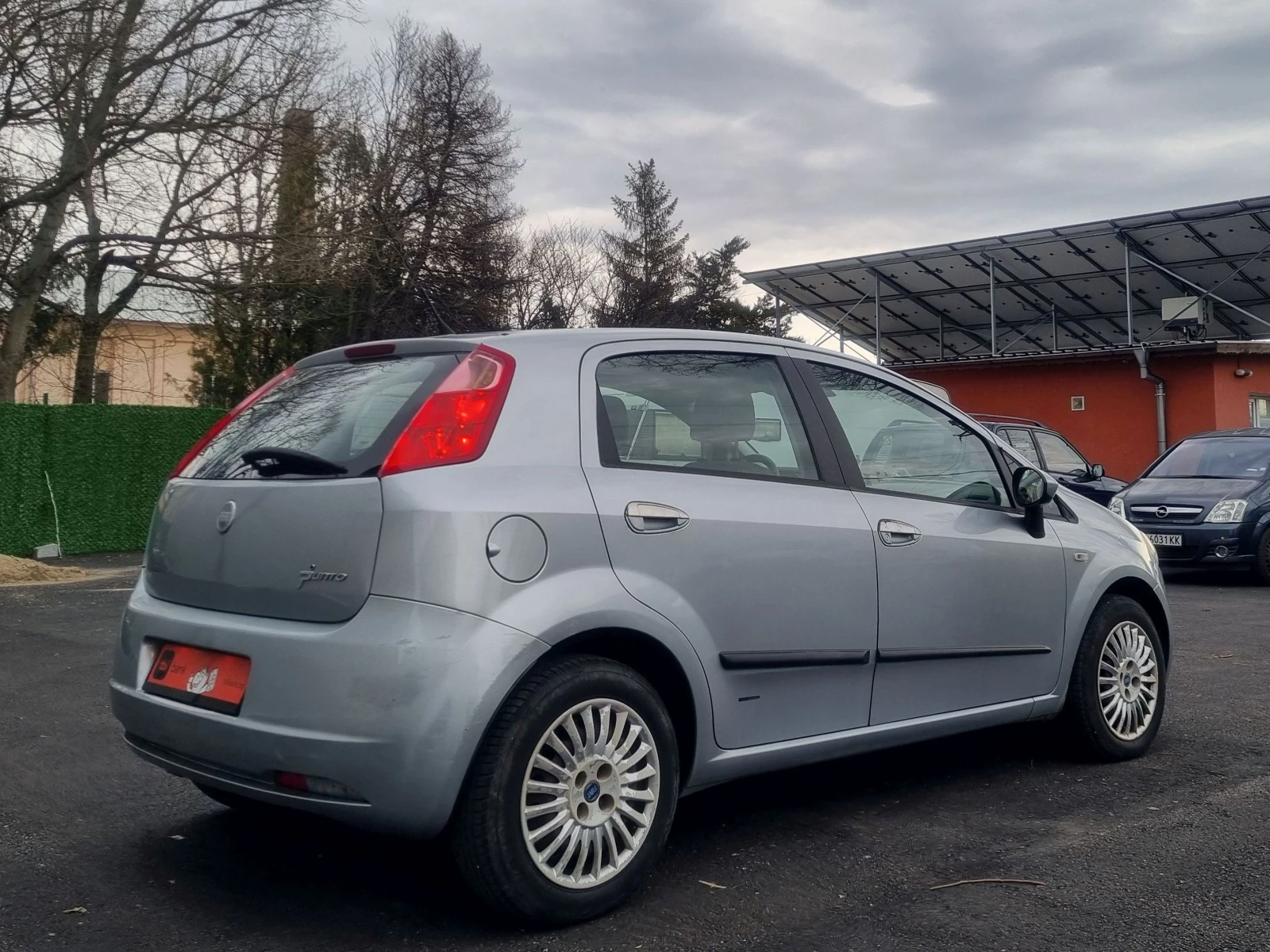 Fiat Punto 1.3 d * КЛИМАТИК* ЕВРО4 , снимка 11 - Автомобили и джипове - 53739752