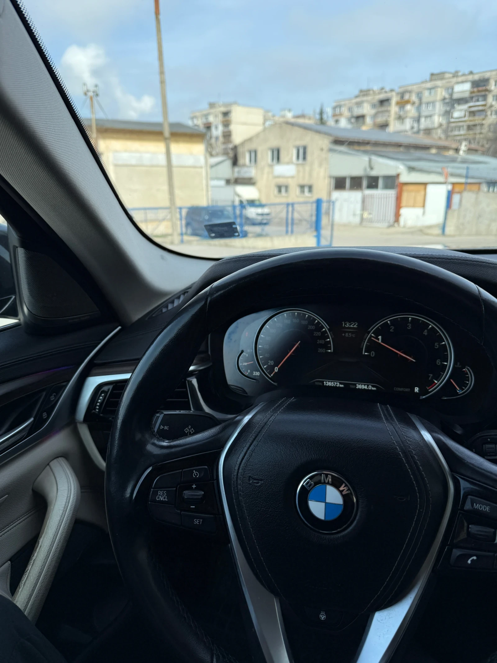 BMW 530 * HEAD UP* SOFT CLOSE* H&K* ТОП* БЕЗ ЗАБЕЛЕЖКА* , снимка 11 - Автомобили и джипове - 53891725