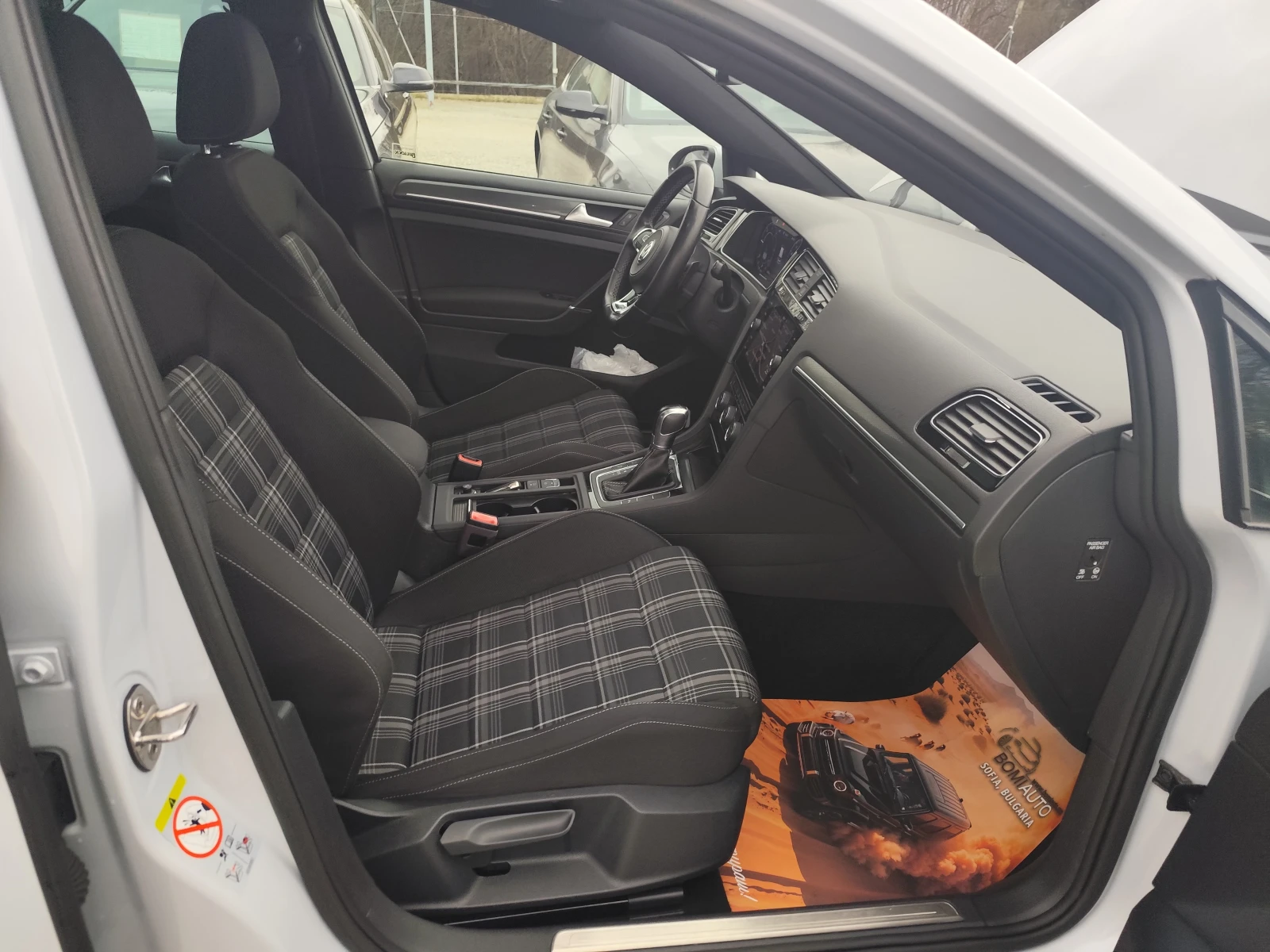 VW Golf 7* GTD* 2.0TDi* АВТОМАТИК* LED* NAVI* ШИБЕДАХ* , снимка 13 - Автомобили и джипове - 53902429