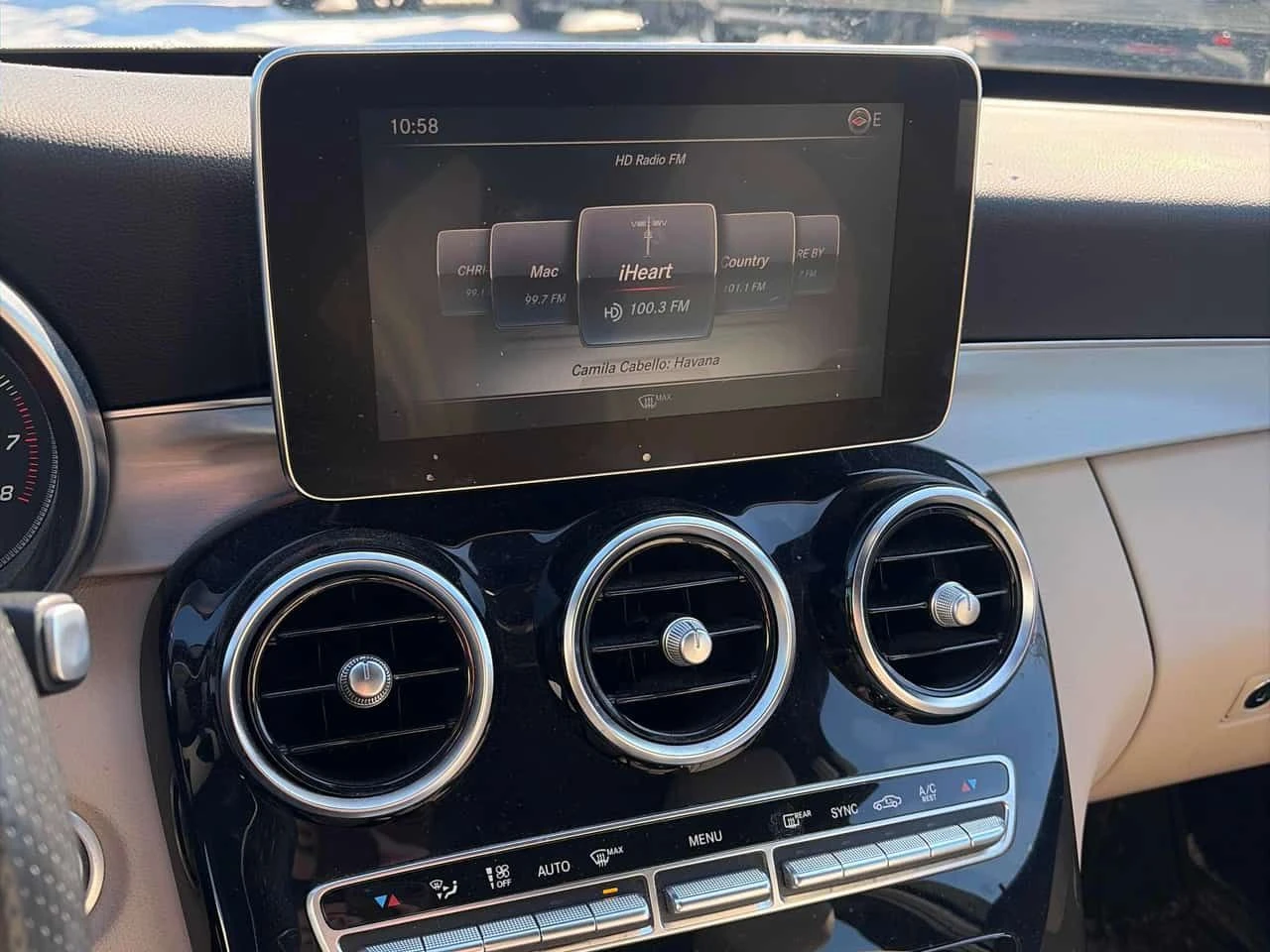 Mercedes-Benz C 300 CARFAX/ПАНОРАМА/ПОДГРЕВИ/ВТОРИ ГУМИ, снимка 9 - Автомобили и джипове - 53929323