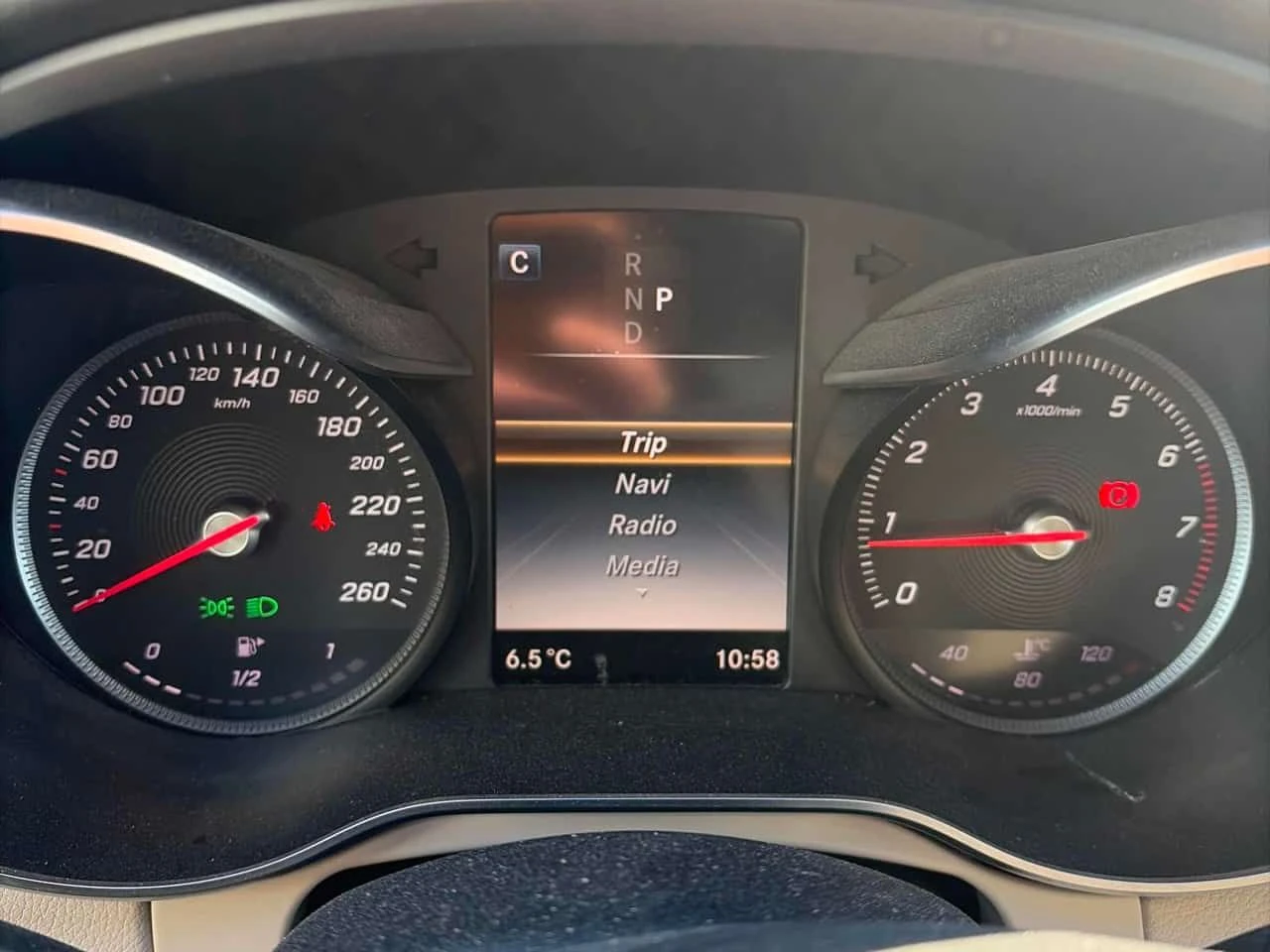 Mercedes-Benz C 300 CARFAX/ПАНОРАМА/ПОДГРЕВИ/ВТОРИ ГУМИ, снимка 8 - Автомобили и джипове - 53929323