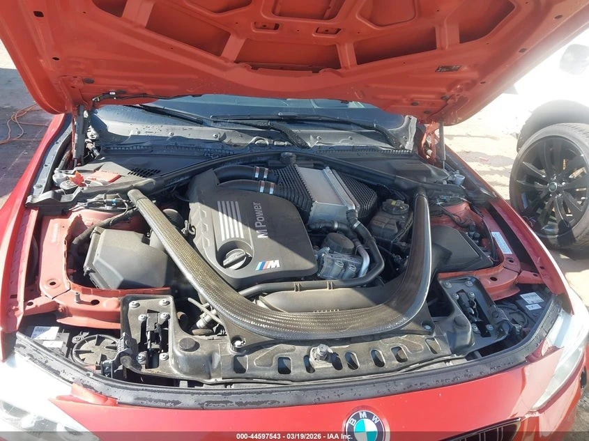 BMW M4  С РЕГИСТРАЦИЯ & АВТО КРЕДИТ , снимка 15 - Автомобили и джипове - 54042495