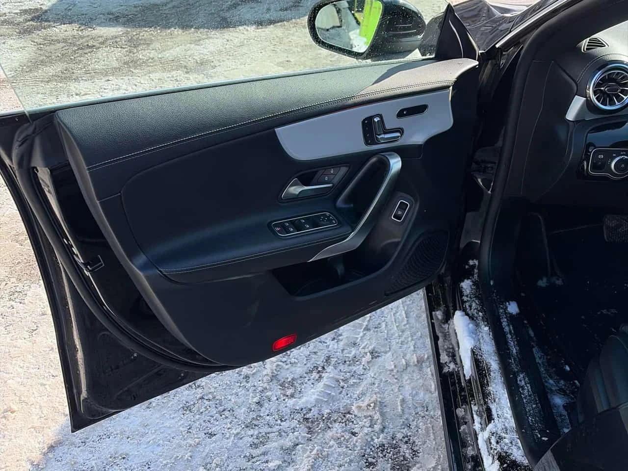 Mercedes-Benz CLA 250 /ПАНОРАМА/ПОДГРЕВИ/БЕЗ ИНЦИДЕНТИ, снимка 11 - Автомобили и джипове - 54088060