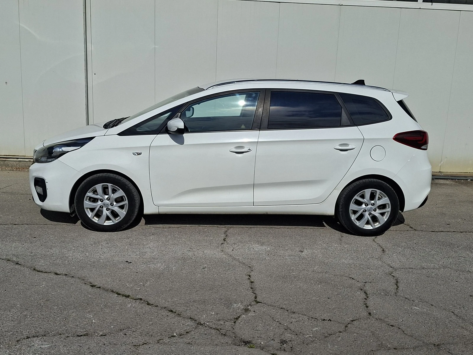 Kia Carens Carens, снимка 4 - Автомобили и джипове - 54239378