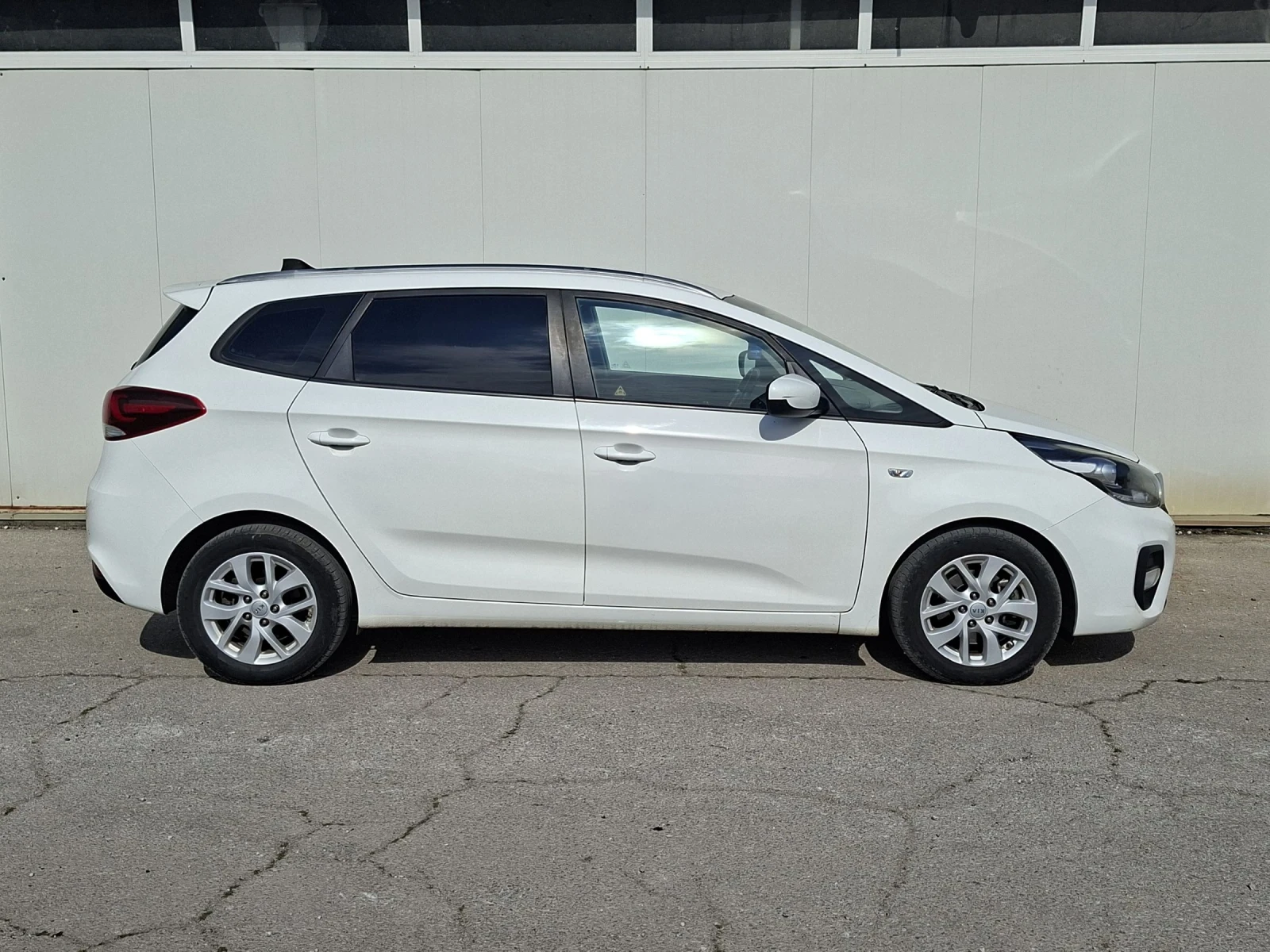Kia Carens Carens, снимка 5 - Автомобили и джипове - 54239378