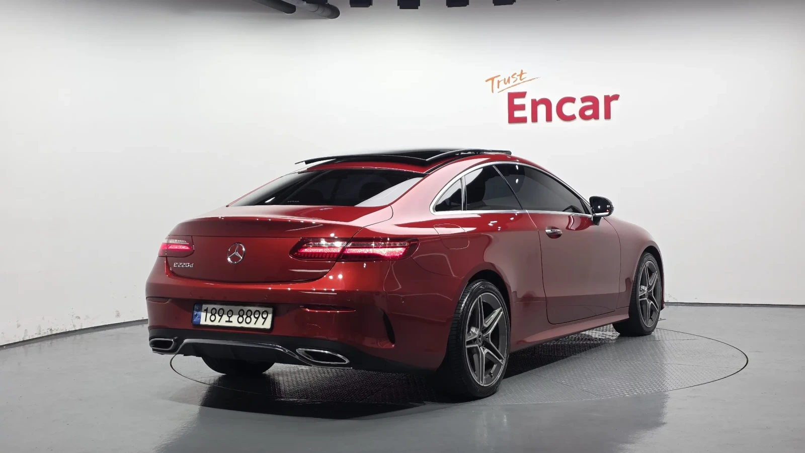 Mercedes-Benz E 220 diesel 2017, снимка 2 - Автомобили и джипове - 54376943