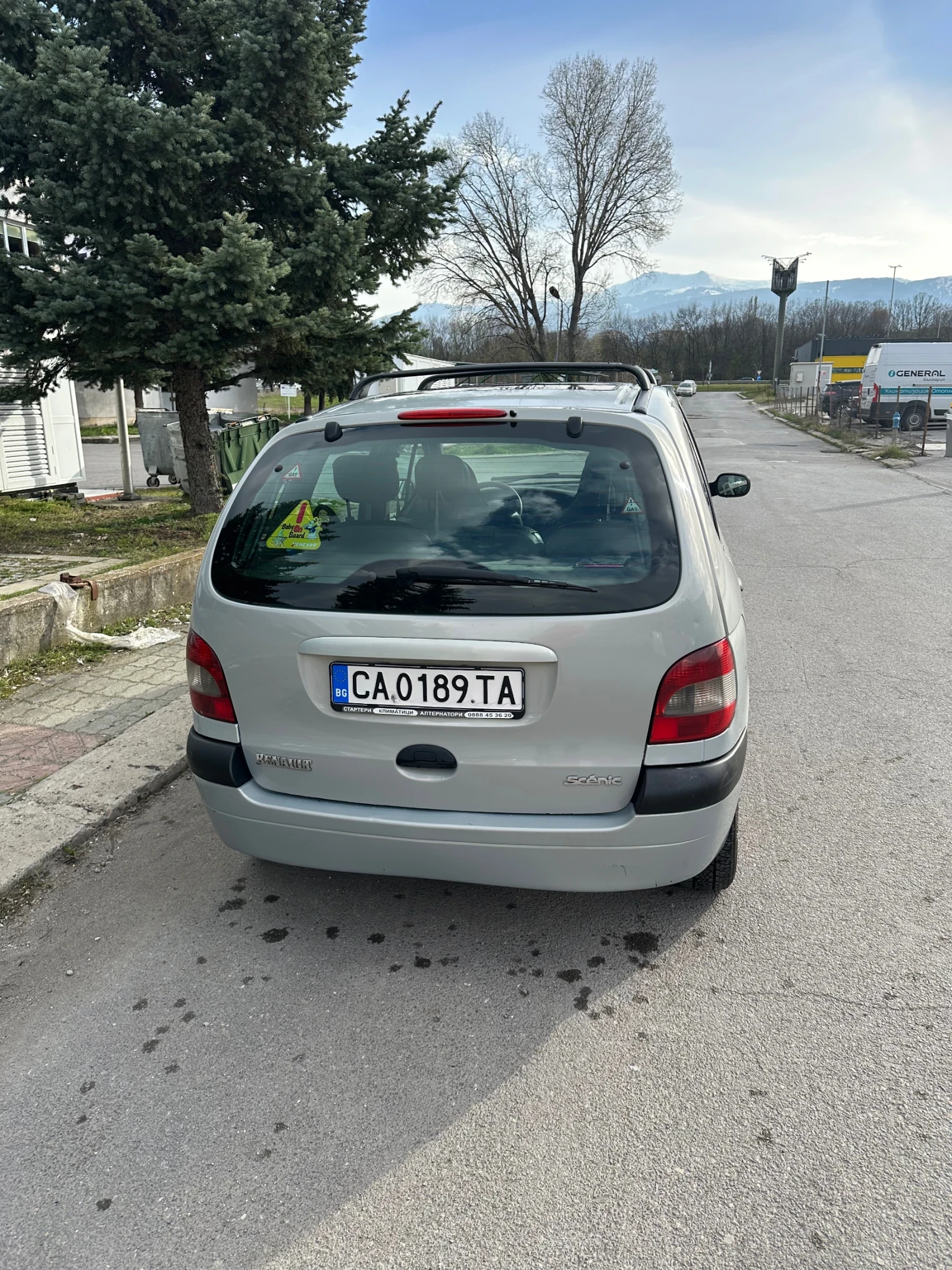 Renault Megane Scrnik, снимка 5 - Автомобили и джипове - 54396136
