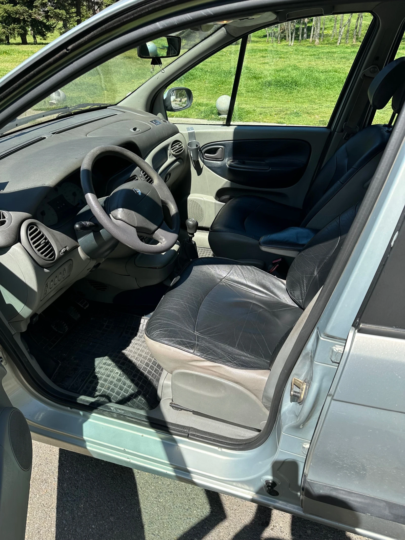 Renault Megane Scrnik, снимка 11 - Автомобили и джипове - 54396136